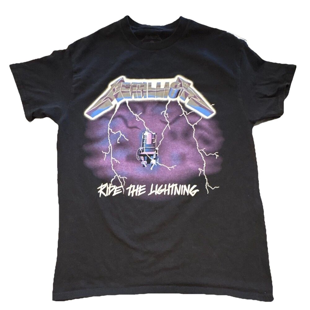 Metallica Ride the Lightning Black T-Shirt, Size Medium. Made by Metallica